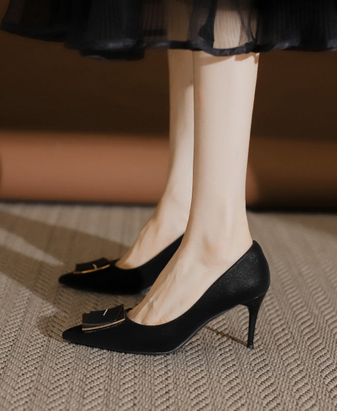 pointed-toe pumps with oversized square buckle – LUCIARO