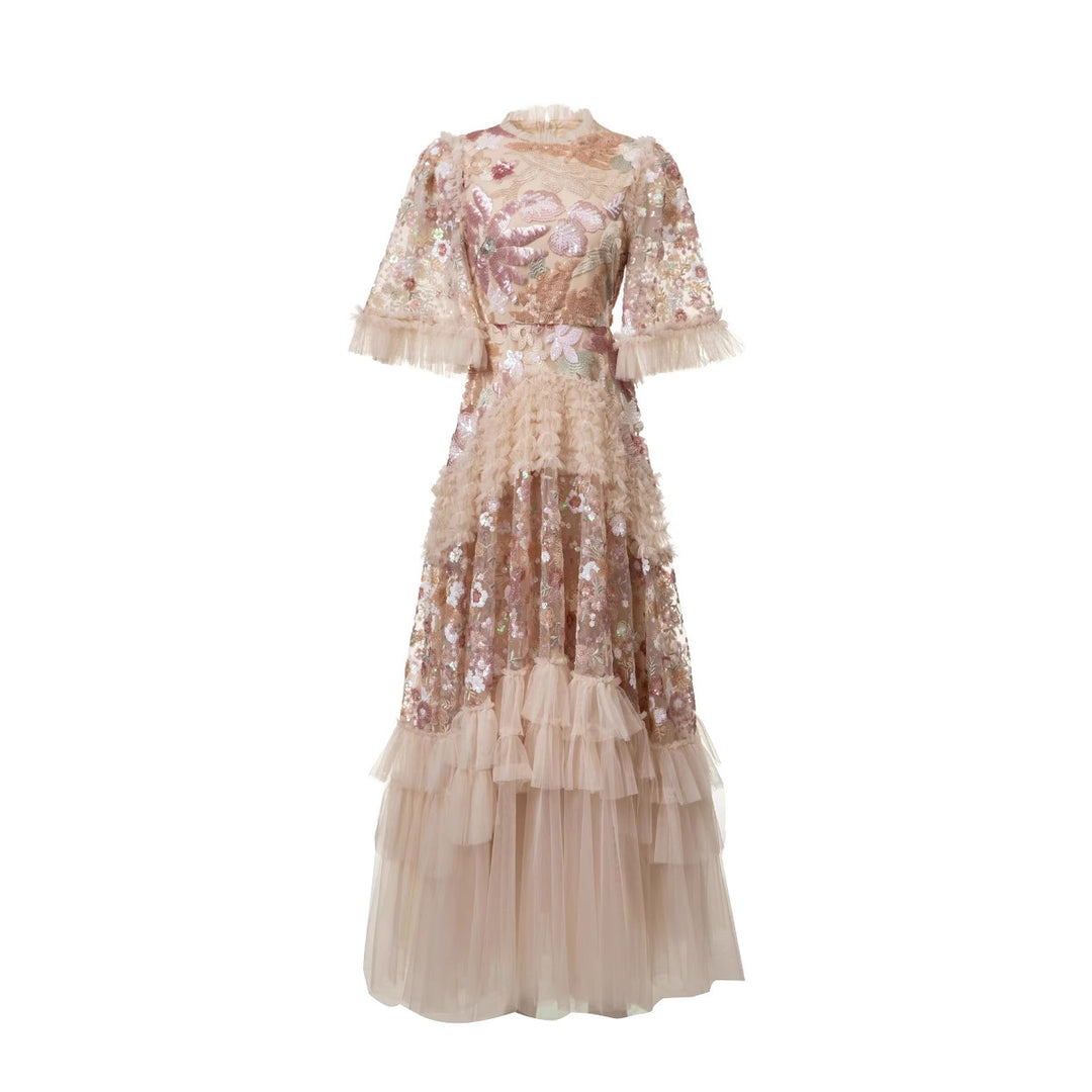 فستان من التول مطرز بالترتر مع تنورة بكشكشة متعددة الطبقات – لوميارا