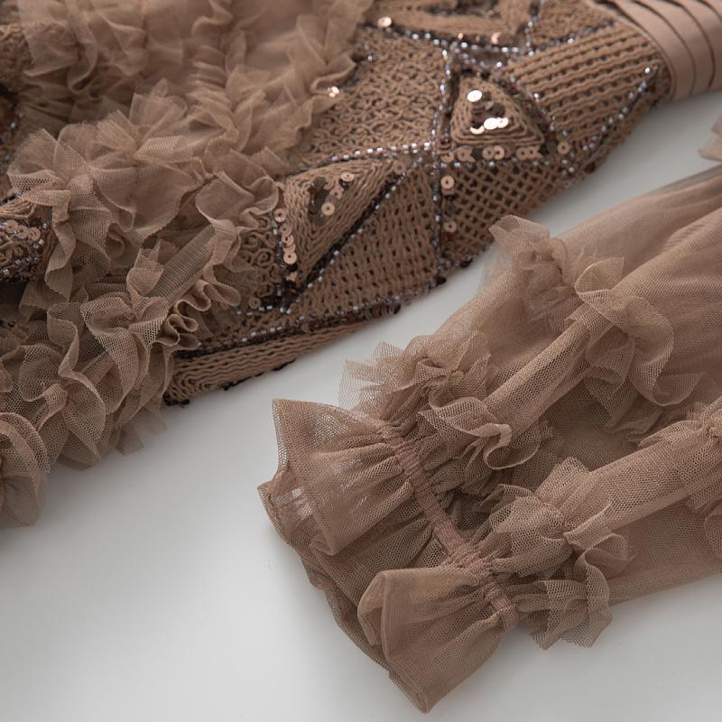 فستان من التول المكشكش مع تطريز هندسي بالخرز – دنيا