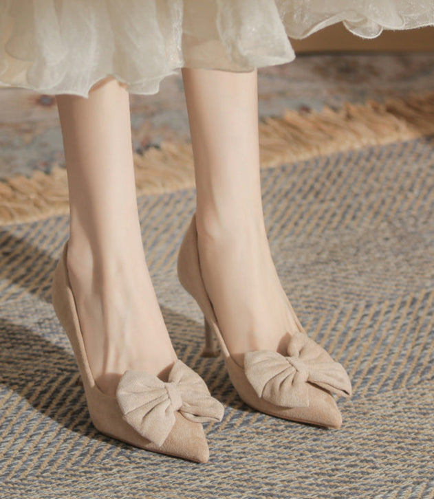 pointed-toe pumps with oversized bow – ADELLEXU