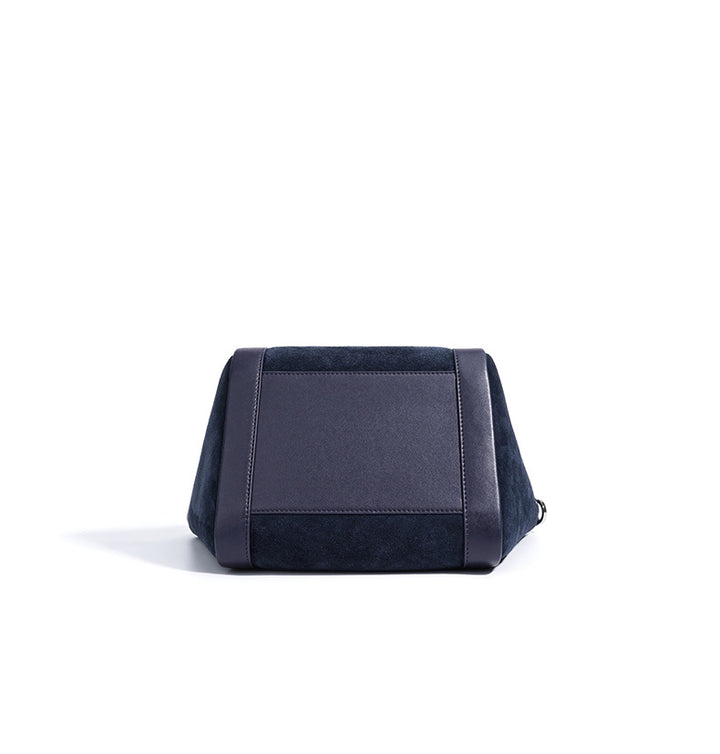 حقيبة توت من جلد الغزال مع حواف جلدية ومشبك – نويلفو