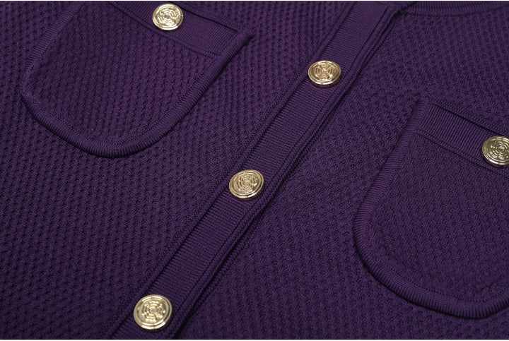 فستان محبوك بأكمام طويلة وأزرار أمامية – إلارا