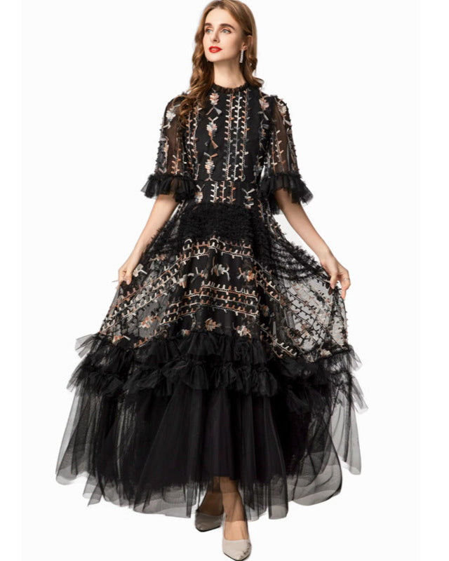 robe midi à manches courtes avec des appliqués floraux 3D - BLOOMIQ 