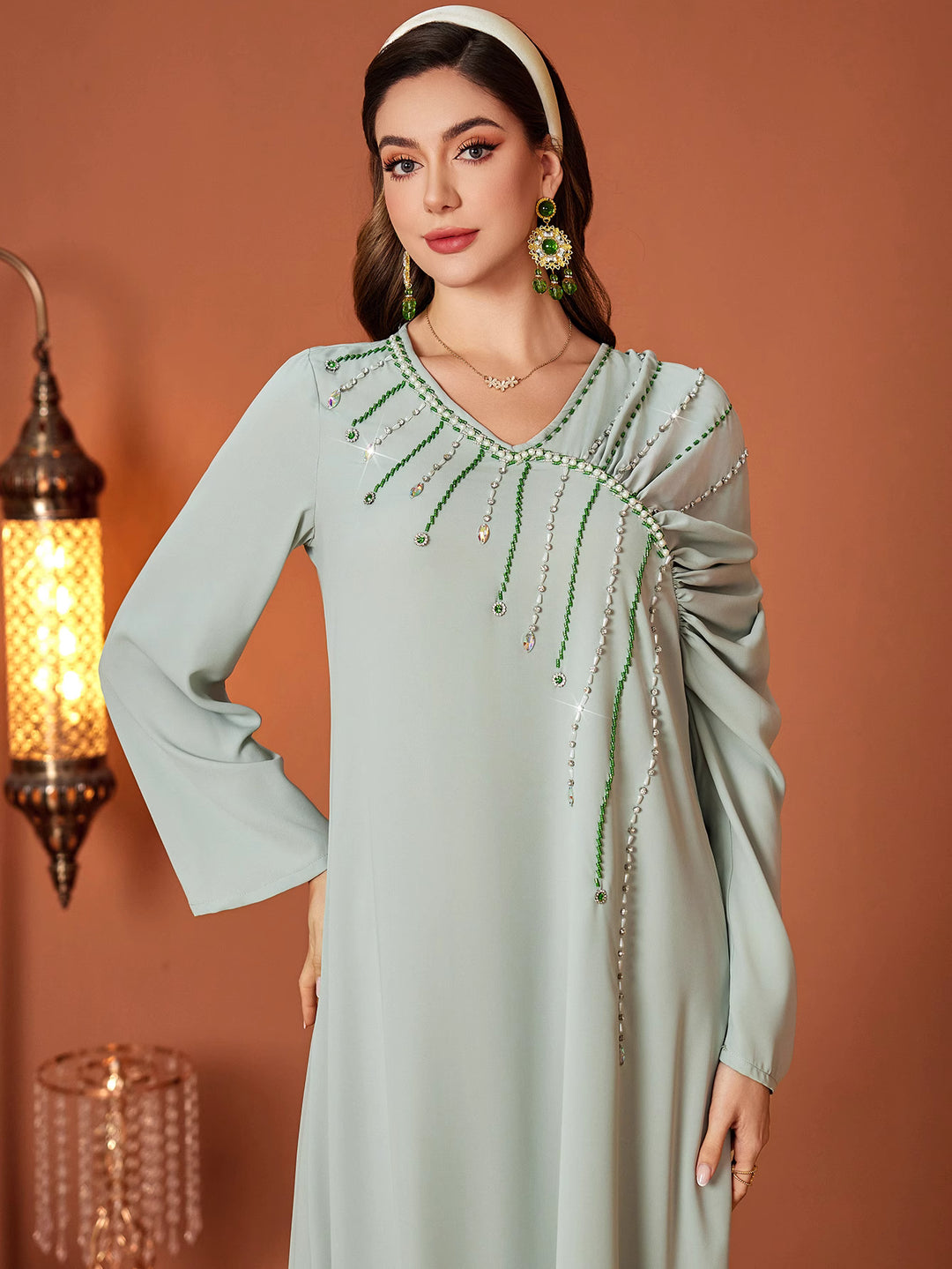 op maat gemaakte flare-pak met satijnen pofmouwen – VALENCIA 