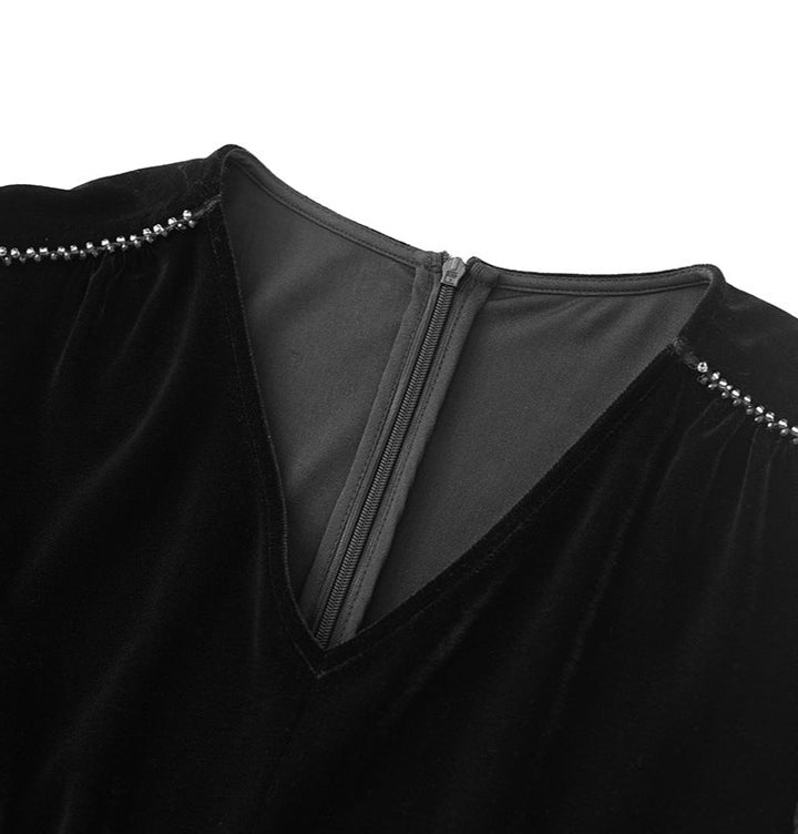 短袖中长连衣裙，配有3D花卉贴花 - BLOOMIQ 