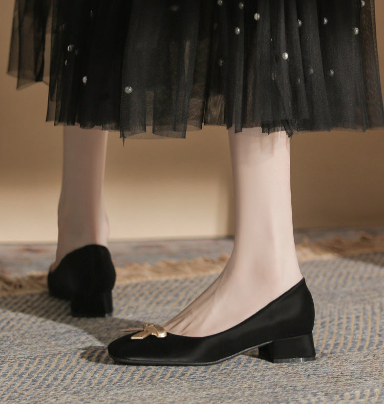 square-toe low block heels with bow detail – ALLEGRATU