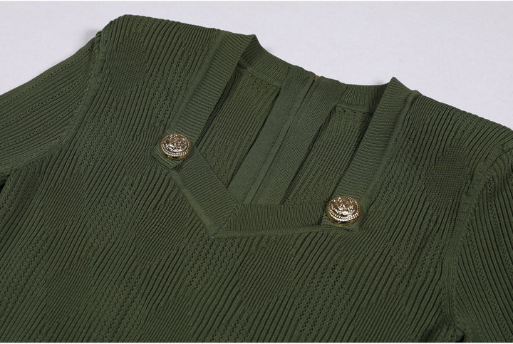 فستان متوسط ​​الطول محبوك بأكمام قصيرة وأزرار ذهبية – أورارلي