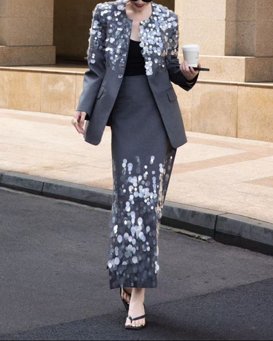 طقم تنورة بليزر مع ترتر فضي متدرج – نوفا