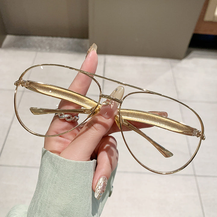 aviator sunglasses with gold metal frame - NOVAQRU