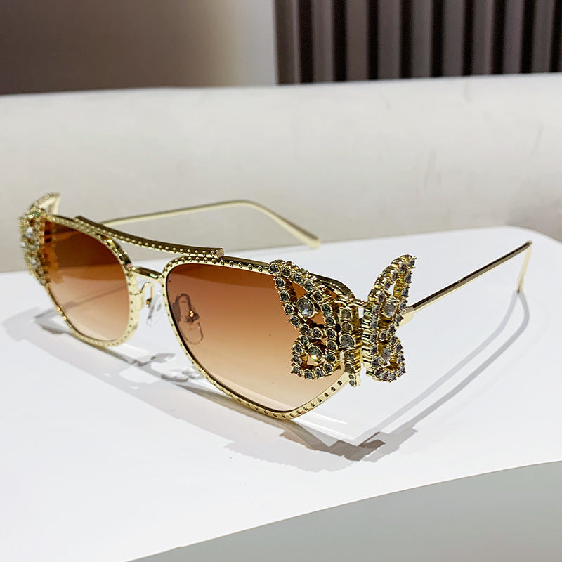 双层纹理圈式耳环，带有雕刻细节 – Akoma 