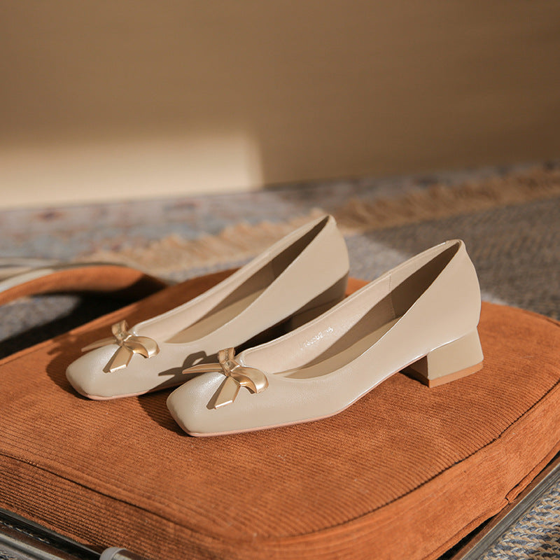 square-toe low block heels with bow detail – ALLEGRATU