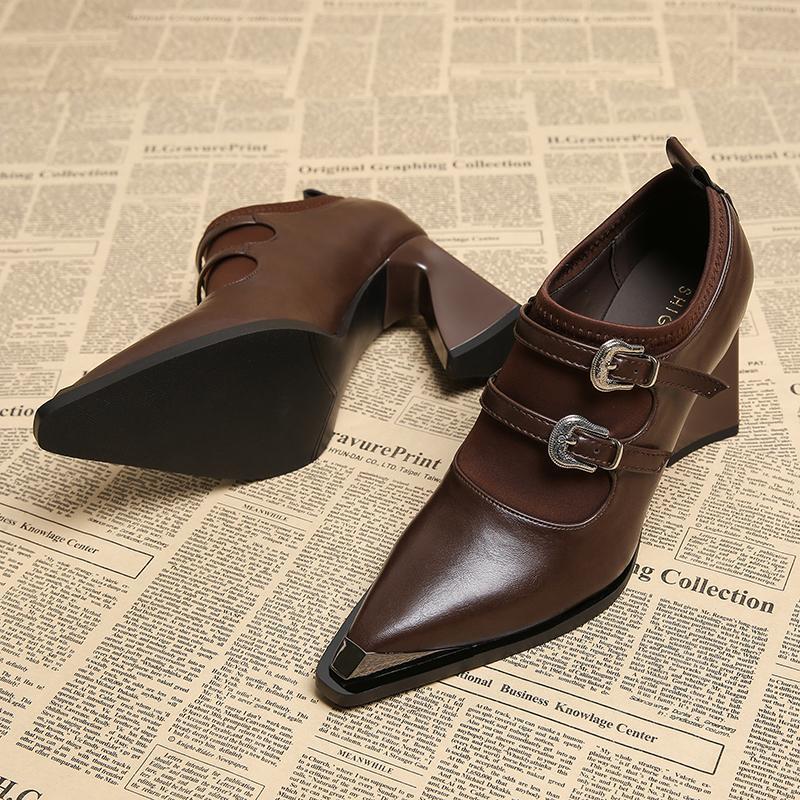 pointed-toe block heel pumps with double buckle straps – VERAVTI