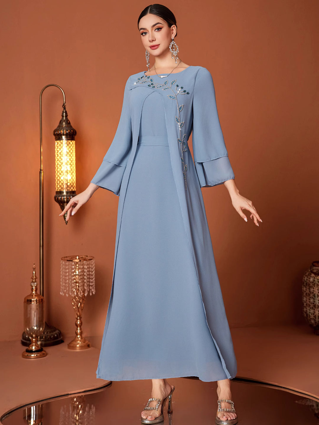 op maat gemaakte flare-pak met satijnen pofmouwen – VALENCIA 