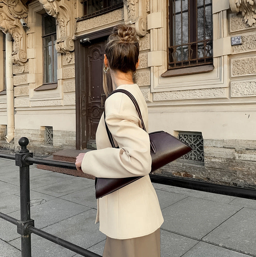 structured V-neck blazer with sculpted shoulders – MAELLE