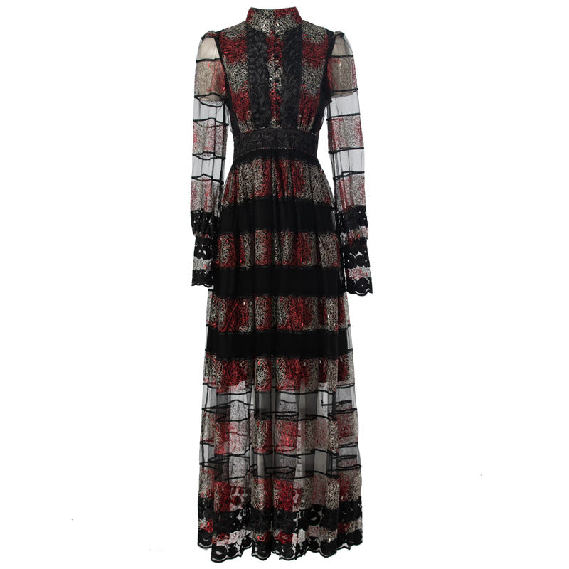 فستان ماكسي شفاف بأجزاء من الدانتيل وخطوط مطرزة – فيفيانا