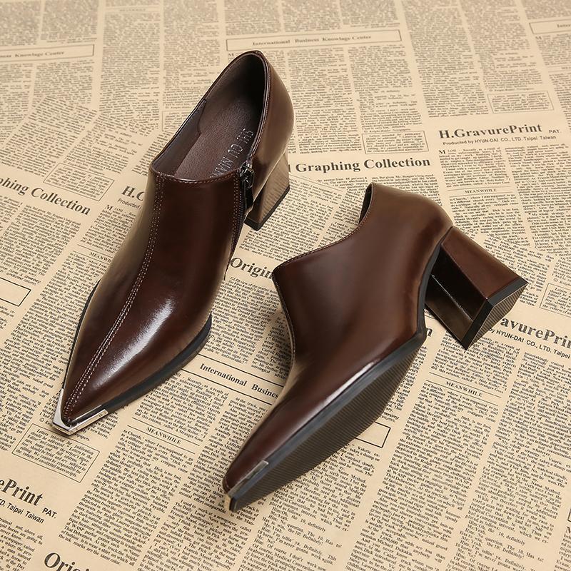 pointed block heel shoes with metal toe detail – NORARMA