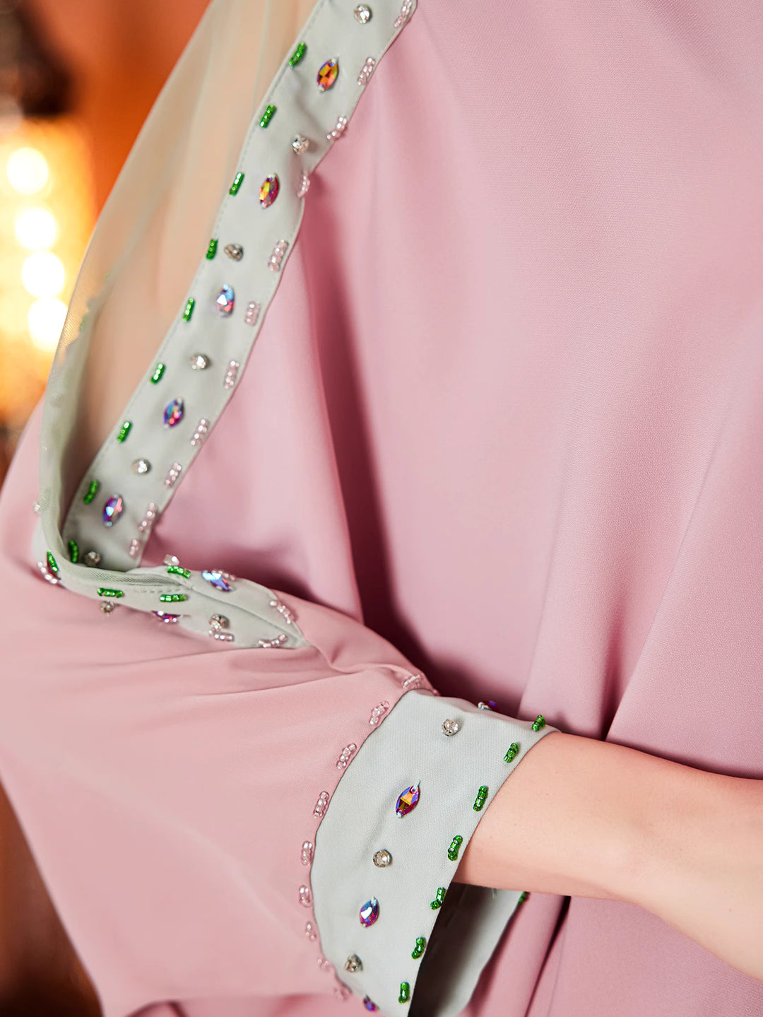 定制喇叭套装，配缎面泡泡袖 - VALENCIA 