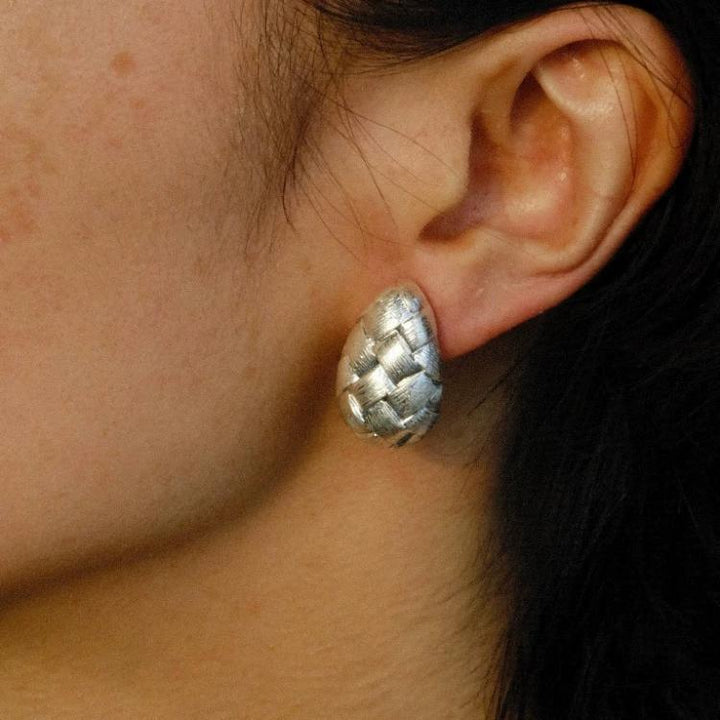 أقراط على شكل دمعة بنسيج منسوج - أوريانزو