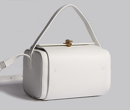 geweven rieten draagtas met dubbele leren handvatten – LÉONIE 