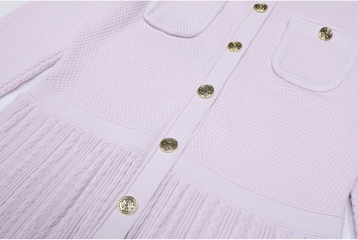 فستان محبوك بأكمام طويلة وأزرار أمامية – إلارا