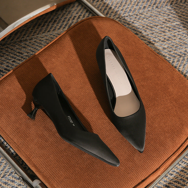 pointed-toe pumps with flared kitten heel – SERENALI