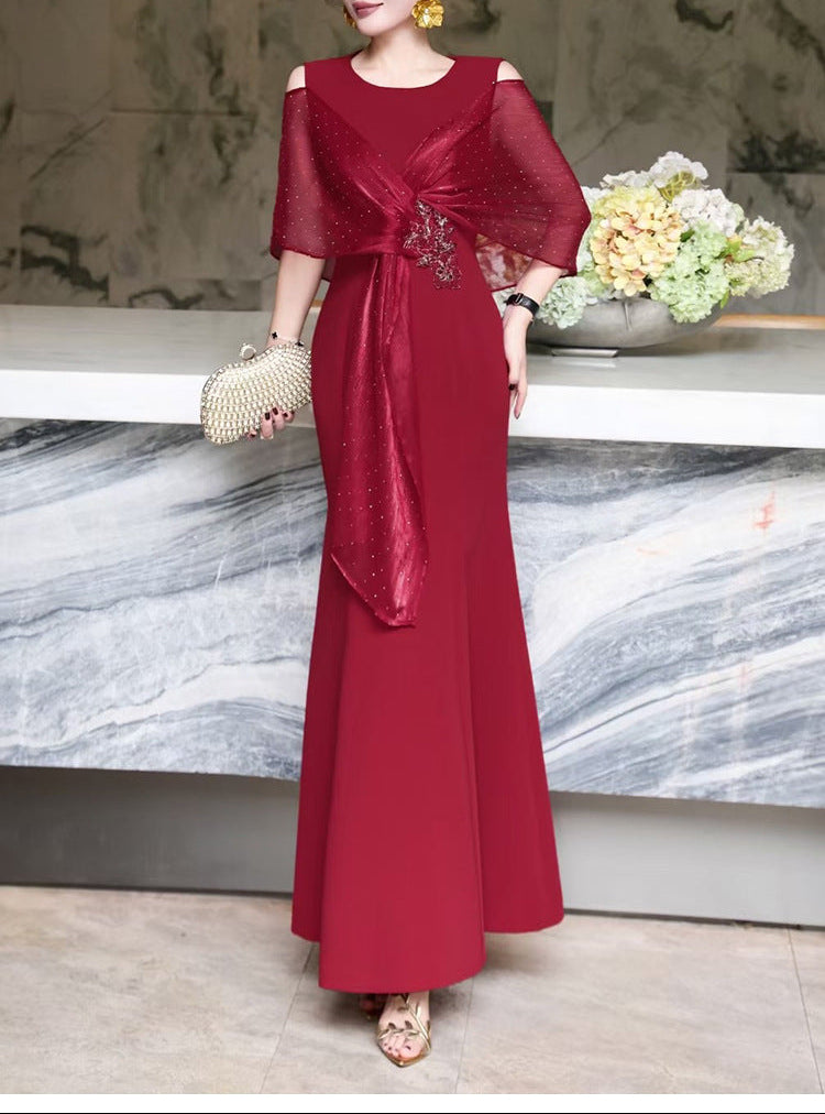 فستان مفتوح من الأمام بكتف مكشوف مع لفافة مزخرفة – روزابيلا