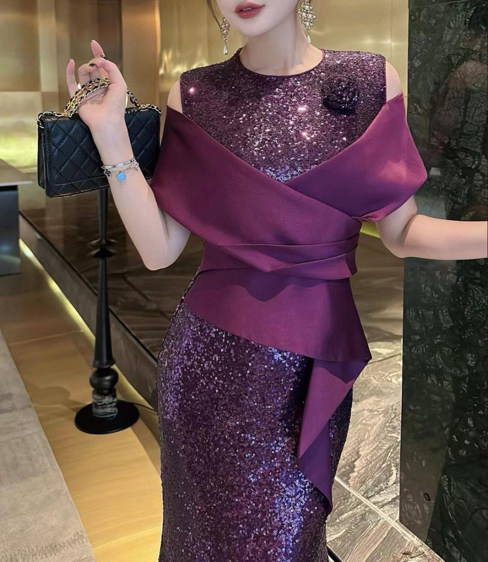 فستان حورية البحر من الترتر مع صدّار ملفوف من الساتان – فيوليتا