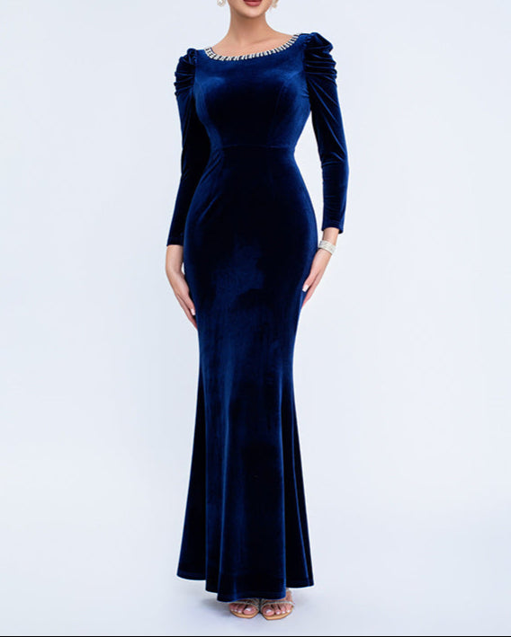فستان مخملي بأكمام طويلة ورقبة مزينة – مارسيلان