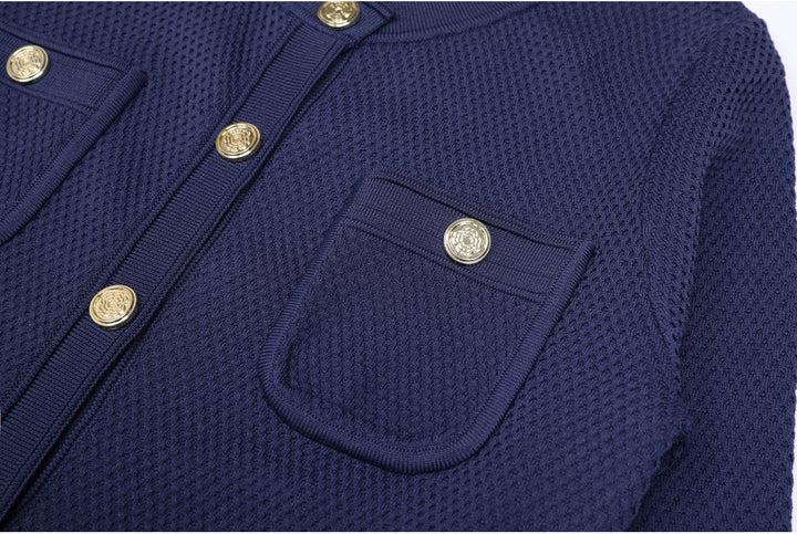 فستان محبوك بأكمام طويلة وأزرار أمامية – إلارا