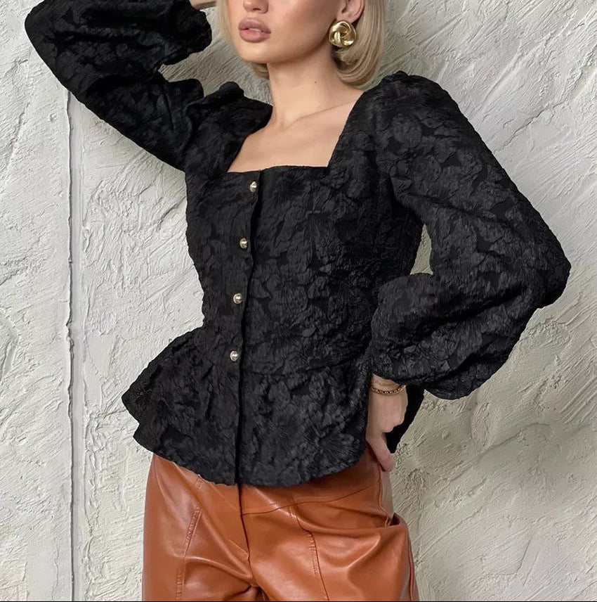 بدلة مصممة خصيصًا بأزرار ذهبية – مارون