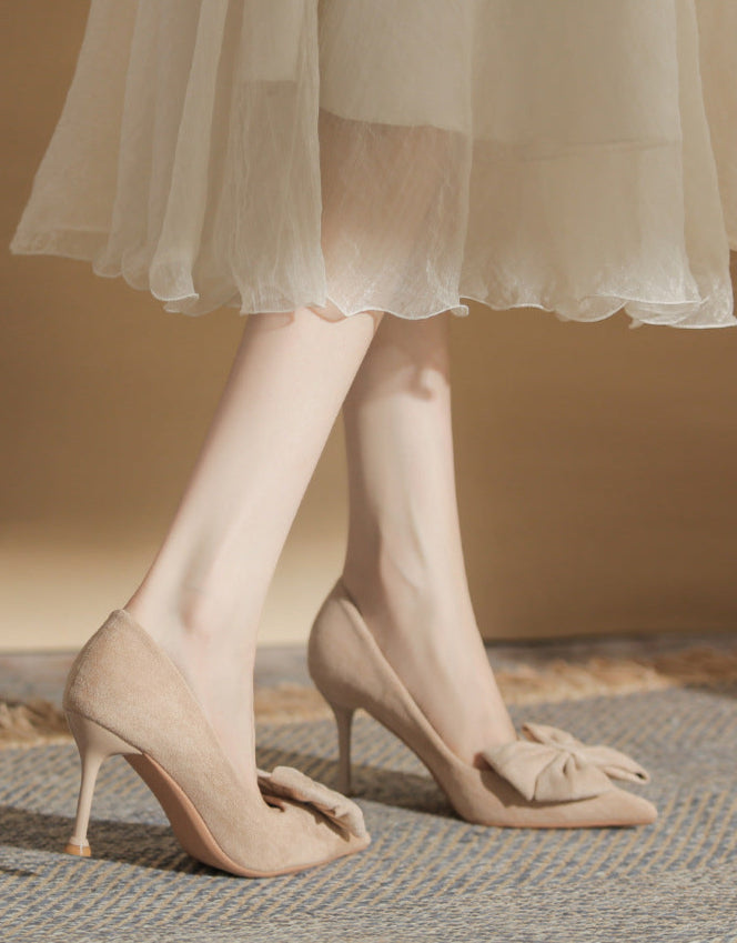 pointed-toe pumps with oversized bow – ADELLEXU