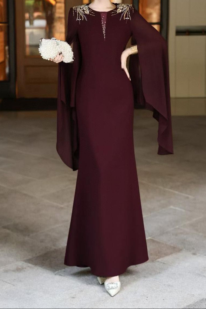 فستان حورية البحر بأكمام كاب وأكتاف مزينة – روزابيل