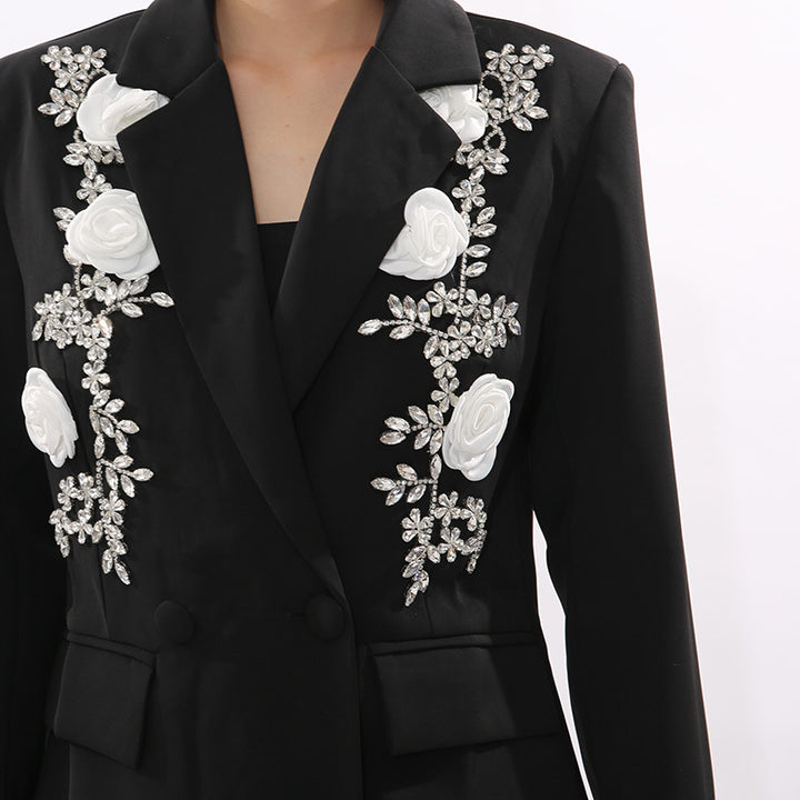 بليزر مزدوج الصدر بتطريز زهري أبيض - روزلين