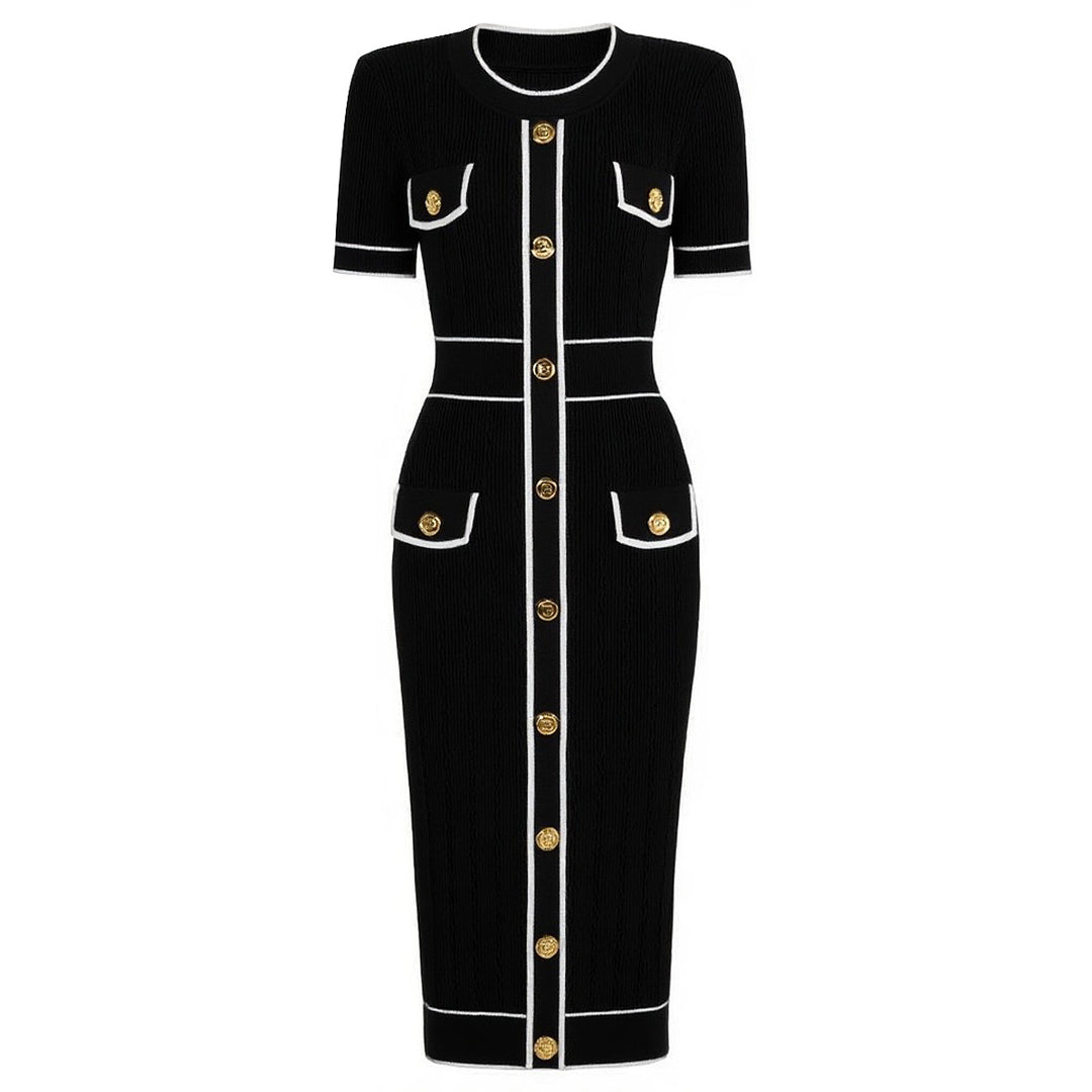 فستان محبوك بأكمام قصيرة وحواف متباينة وأزرار ذهبية – سيلينامي