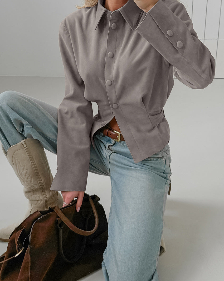 بدلة مصممة خصيصًا بأزرار ذهبية – مارون