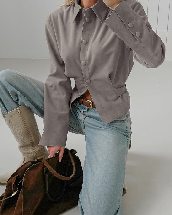 بدلة مصممة خصيصًا بأزرار ذهبية – مارون