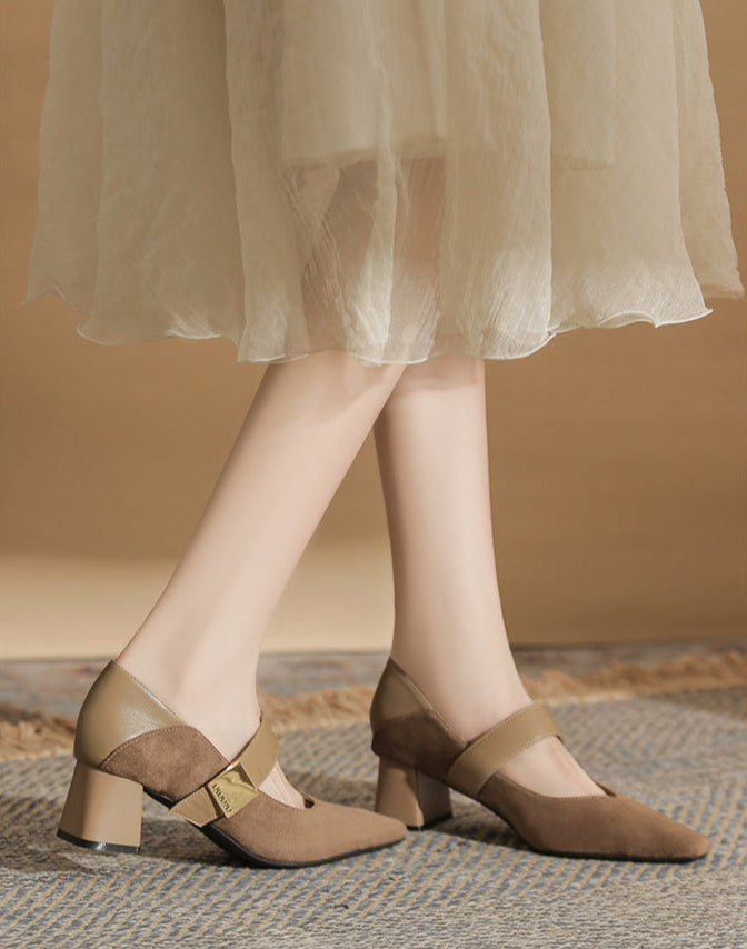 block heel pumps with suede finish and strap detail – AMARAQLU