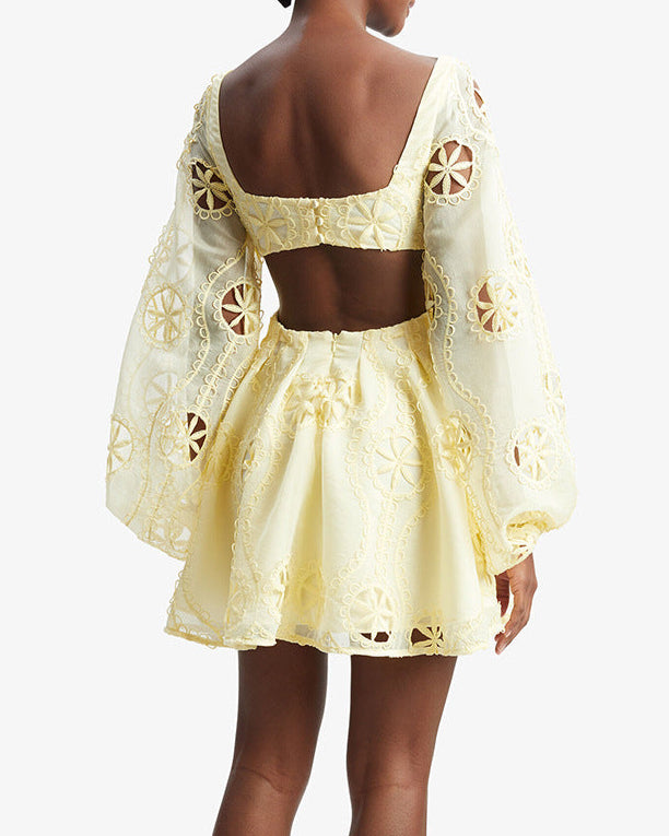 Haut à manches évasées plissées et ensemble jupe longue avec ceinture à la taille – Rosiny 