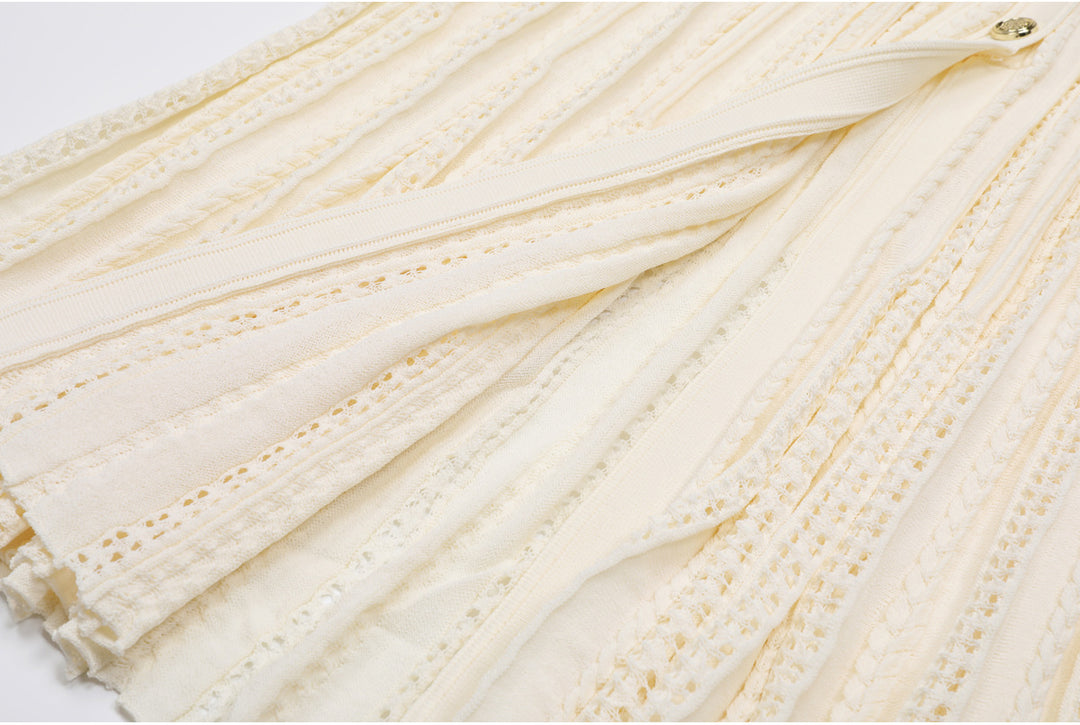 فستان محبوك بأكمام طويلة وأزرار أمامية – إلارا