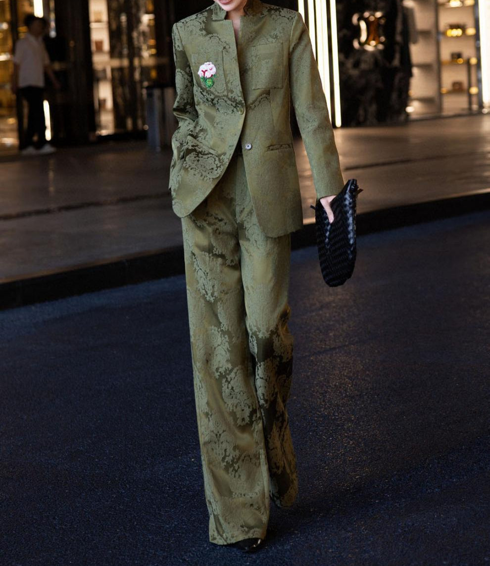 brocade tailored pantsuit with floral patch – VERDANA