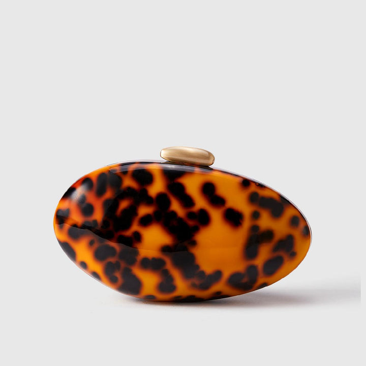 Oval tortoiseshell clutch with gold chain strap – AMBER