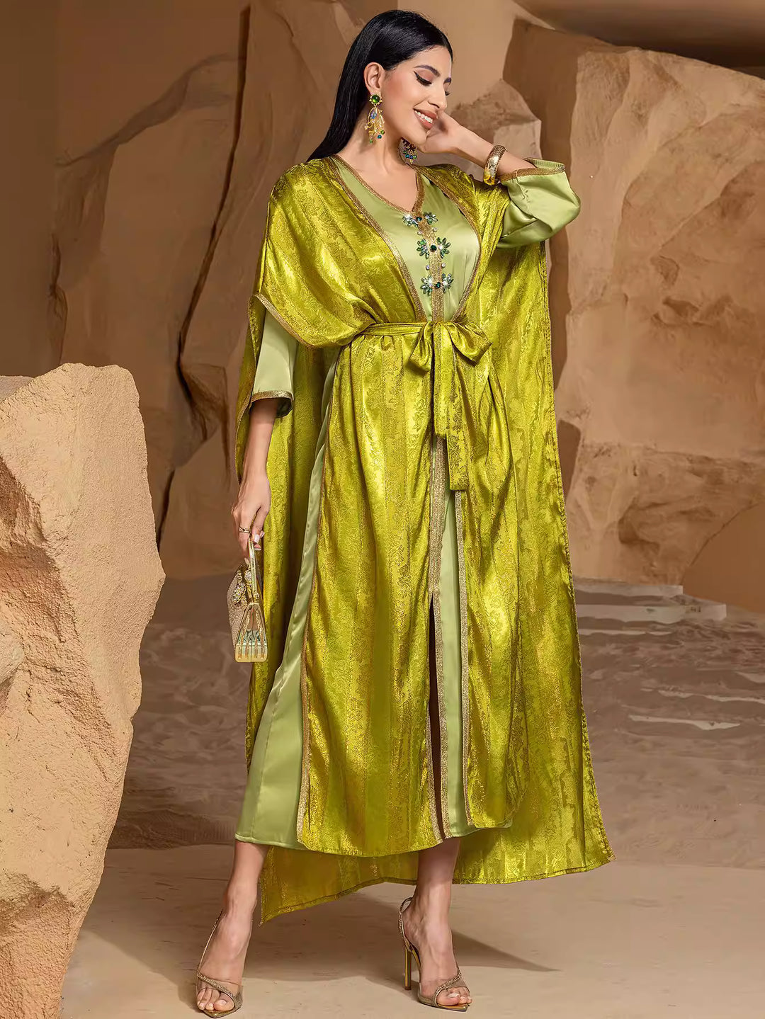 فستان مخملي طويل مكشوف الكتفين بفتحة جانبية - منتصف الليل