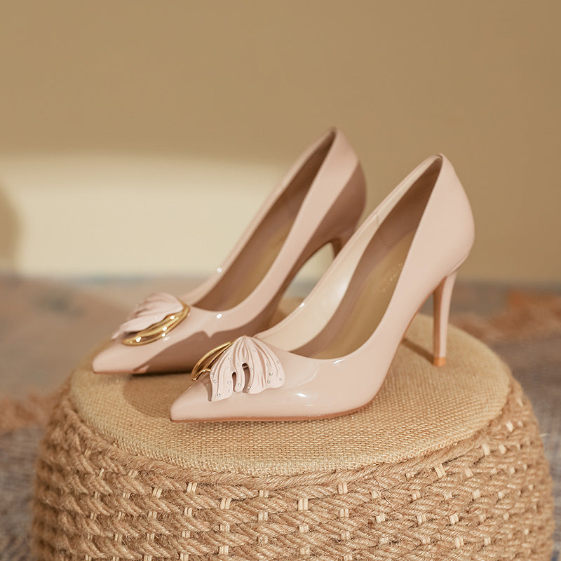 pointed-toe patent pumps with leaf embellishment – AURELIAR