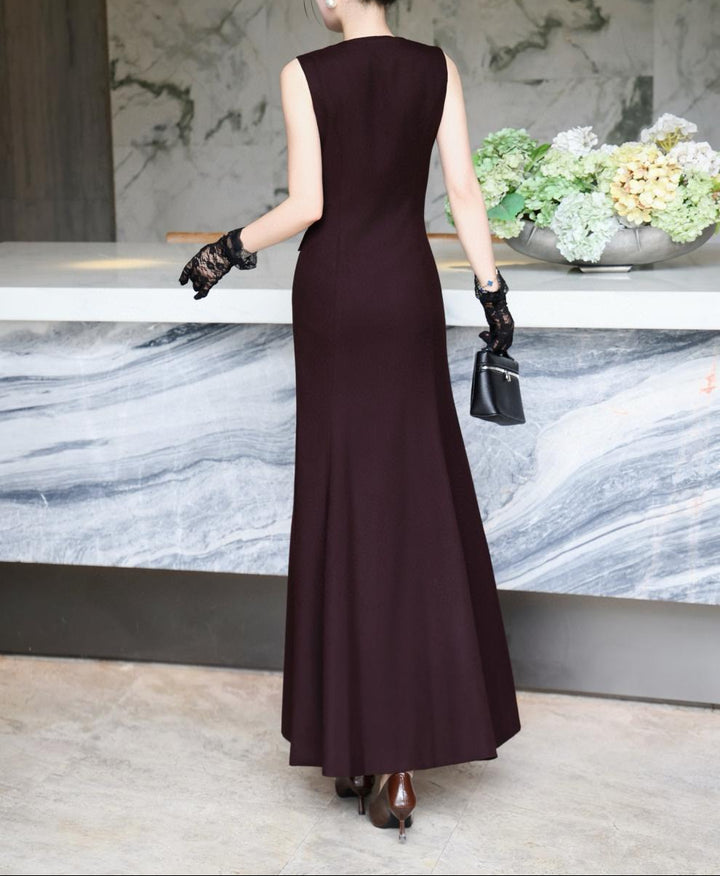 sleeveless double-breasted gown with floral brooch – NOIRÉ