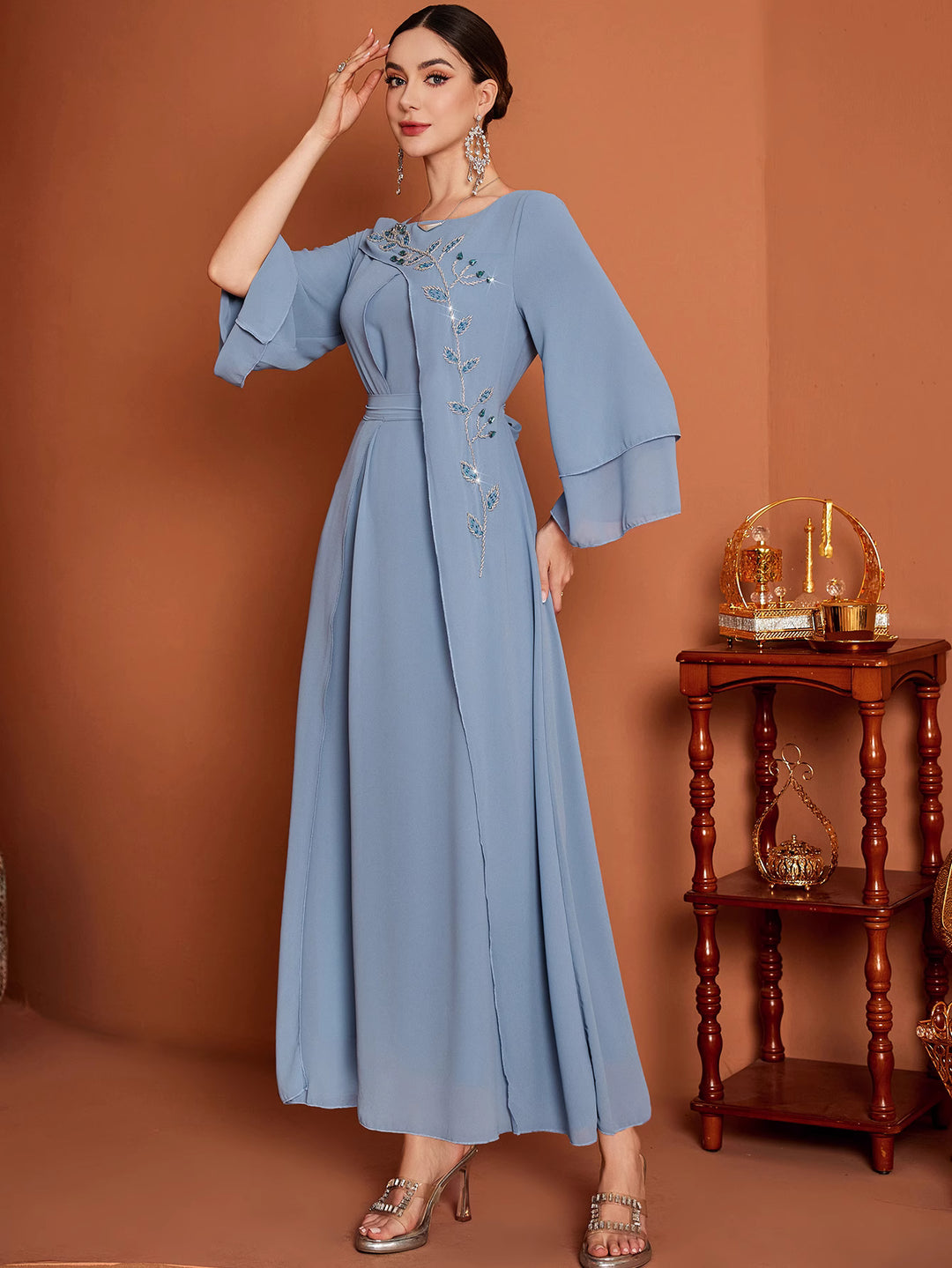 op maat gemaakte flare-pak met satijnen pofmouwen – VALENCIA 