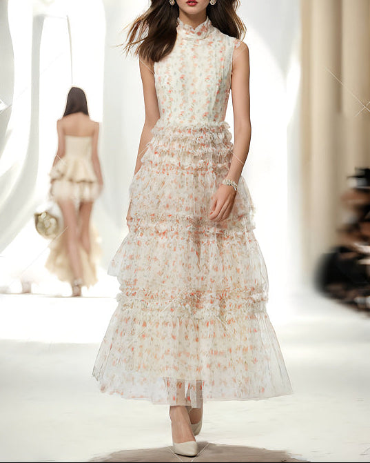 فستان تول مزهر بدون أكمام مع كشكشة متعددة الطبقات – أوريليا