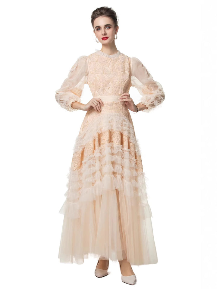 فستان من التول المطرز مع تنورة بكشكشة متعددة الطبقات – أورورا