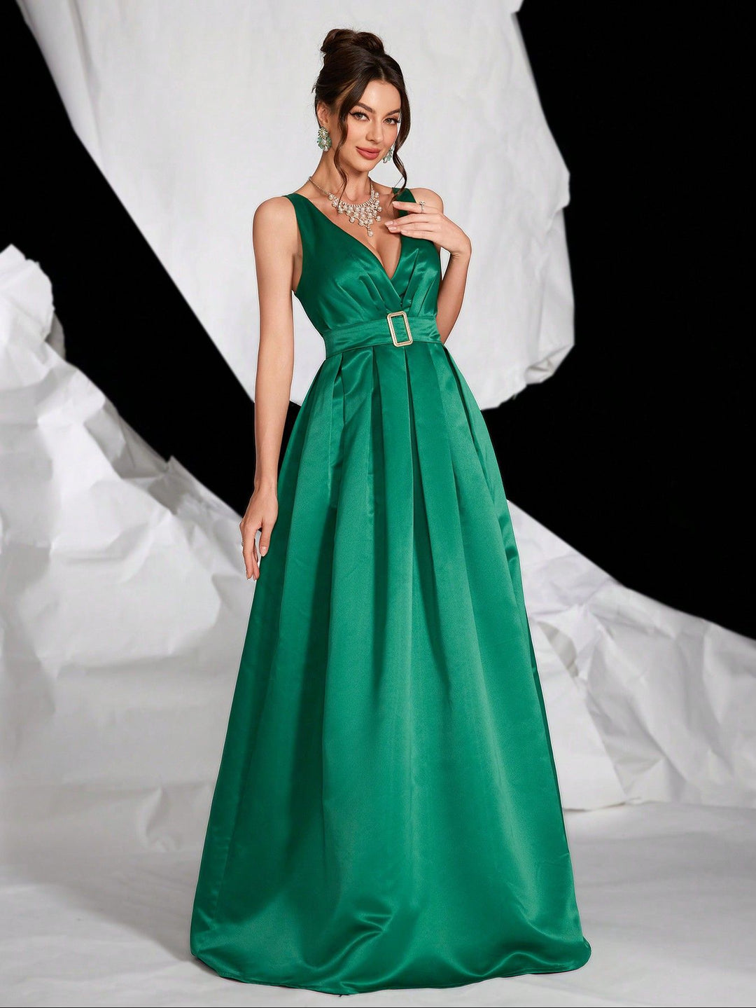 sleeveless satin gown with belted waist – EMERANLI