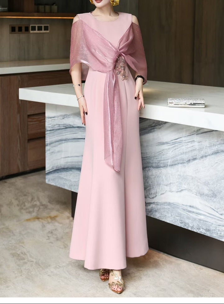 فستان مفتوح من الأمام بكتف مكشوف مع لفافة مزخرفة – روزابيلا