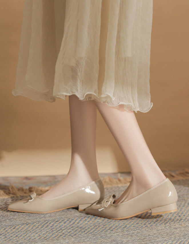 حذاء مسطح مدبب بتفاصيل فيونكة – مايرو